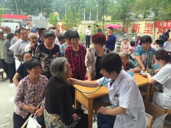 “双联双创”送健康